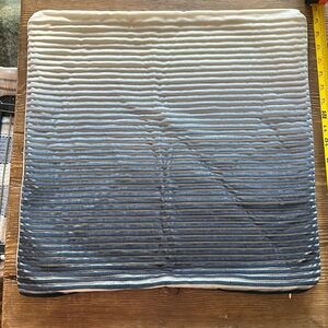 Blue and crème Textured throw Pillow case with zipper 20 x 20” Qty 1 nwot